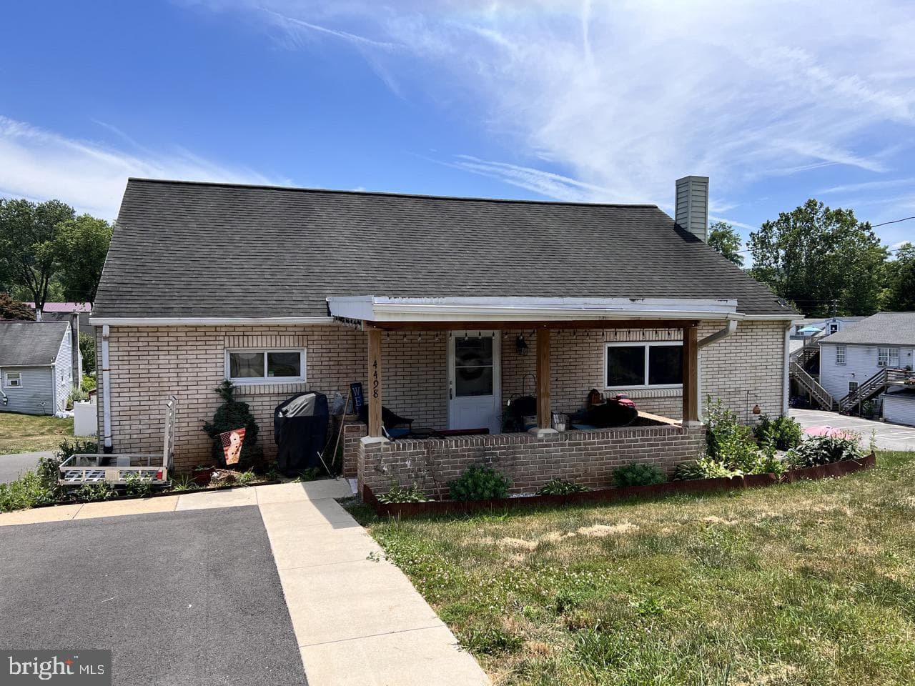 4498 Chinchilla Avenue photo 1