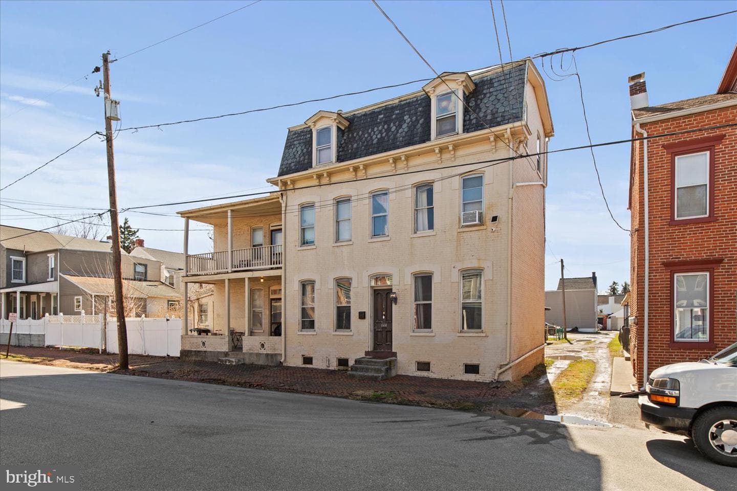 644 Chestnut Street photo 1