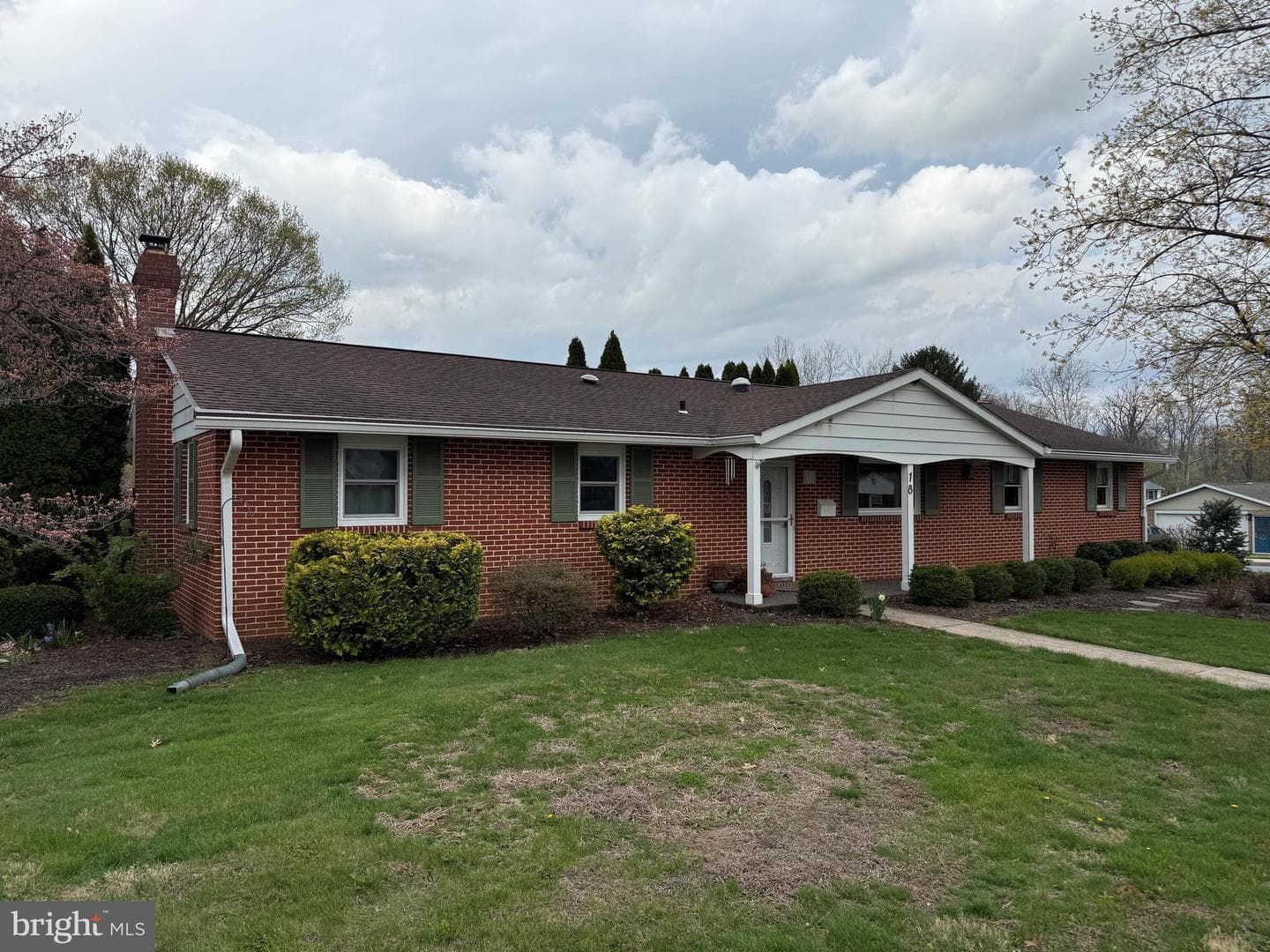 18 Oaklawn Boulevard photo 1