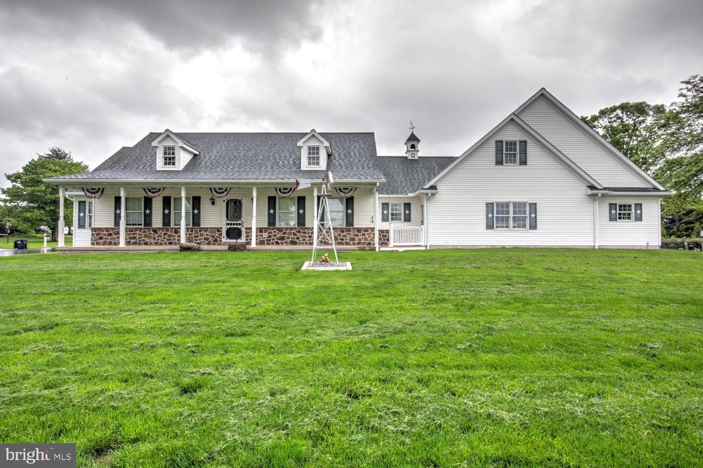 57 Carriage Drive photo 1