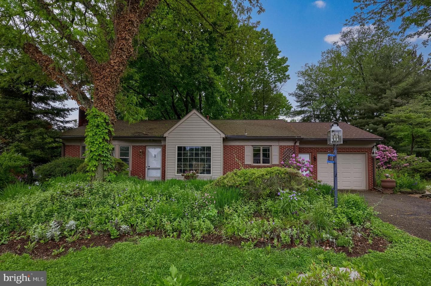 512 Saratoga Road photo 1