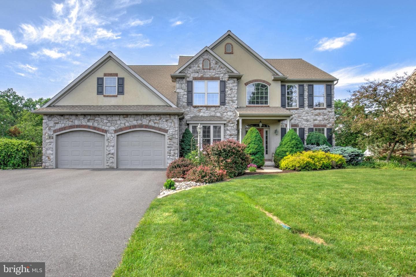 146 Pleasant Valley Road photo 1