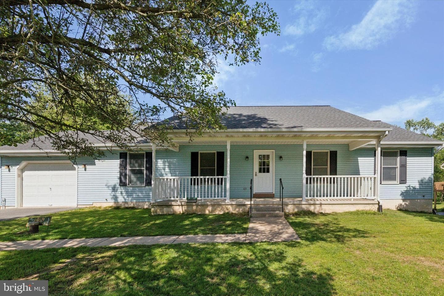 1069 Hearthstone Road photo 1