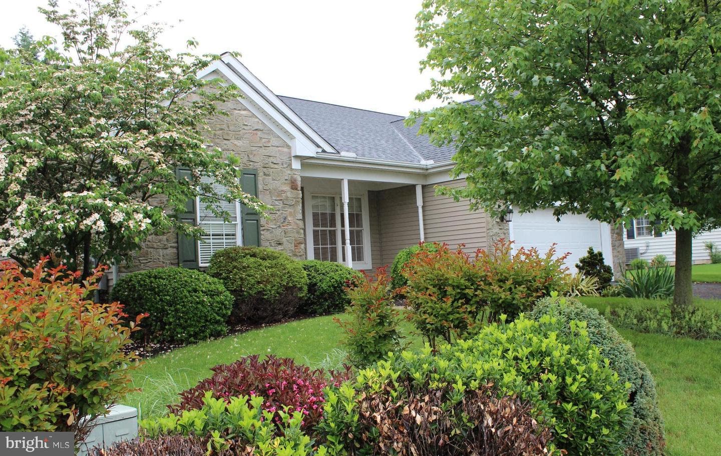 15 Reagan Drive photo 1
