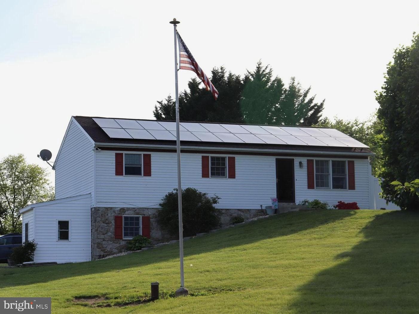 1300 River Road photo 1