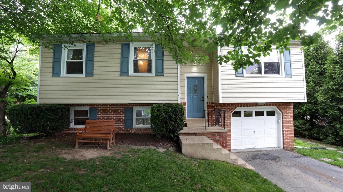 3824 Hillcrest Drive photo 1