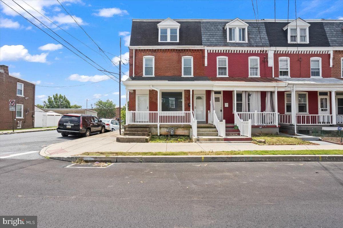 200 Jackson Street photo 1