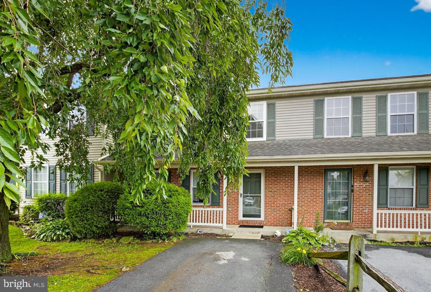 104 Chelmsford Drive photo 1