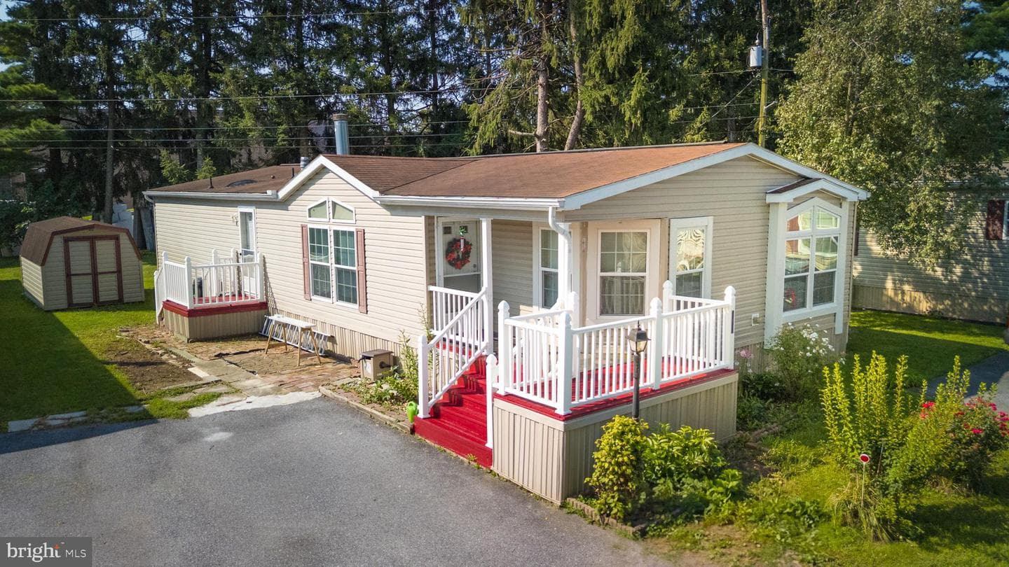 822 Gail Place photo 1