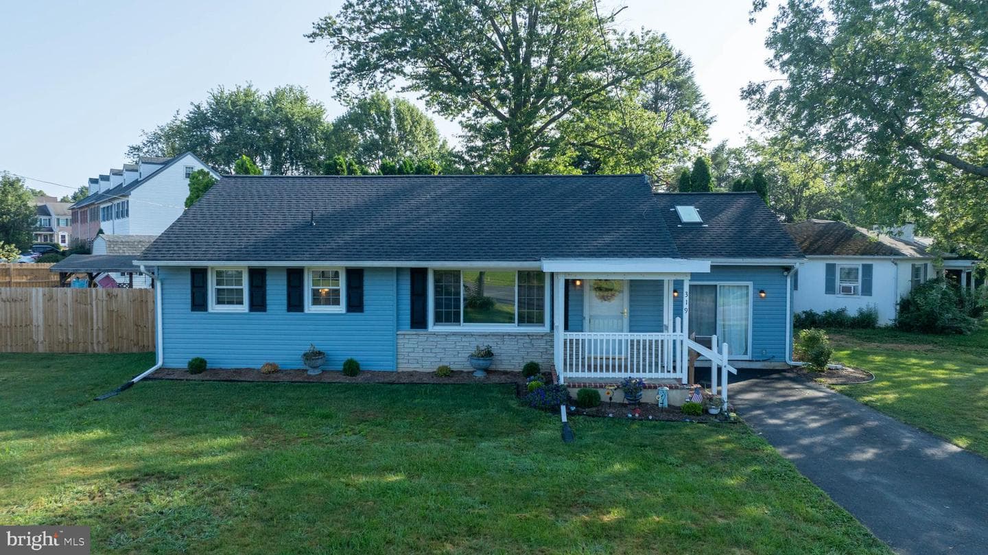 319 Birchland Avenue photo 1