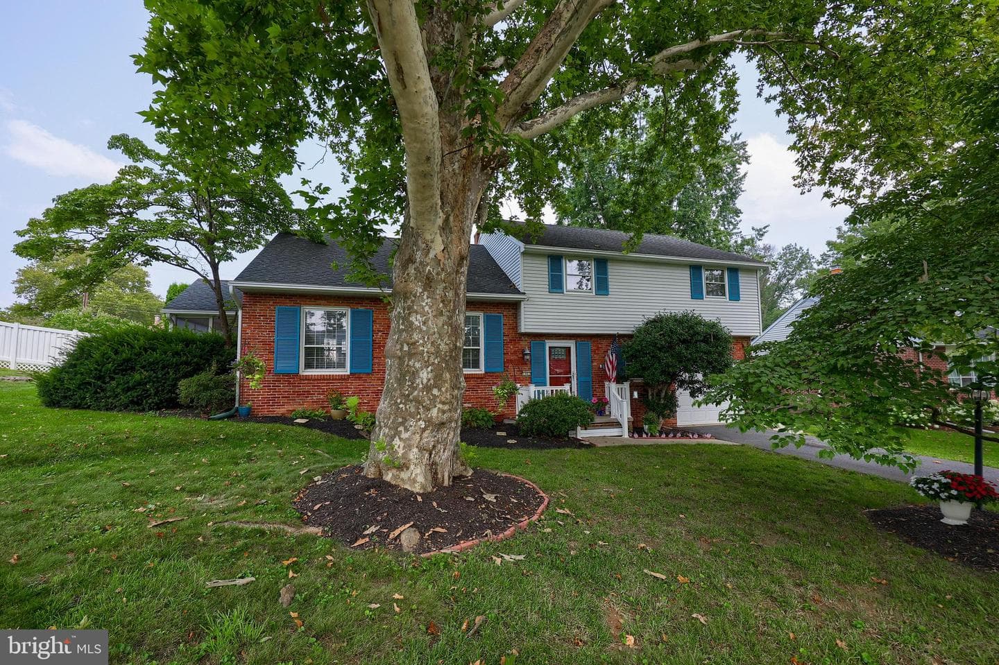 1403 Carlton Drive photo 1