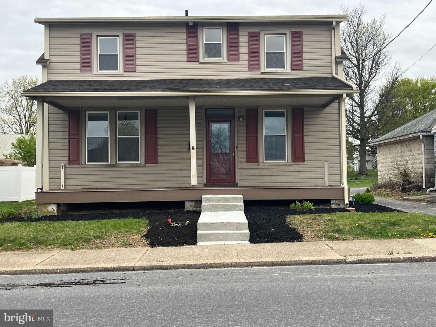 144 W Conestoga Street photo 1