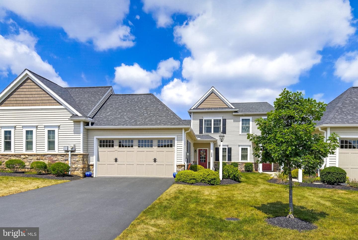 349 Pin Oak Drive photo 1