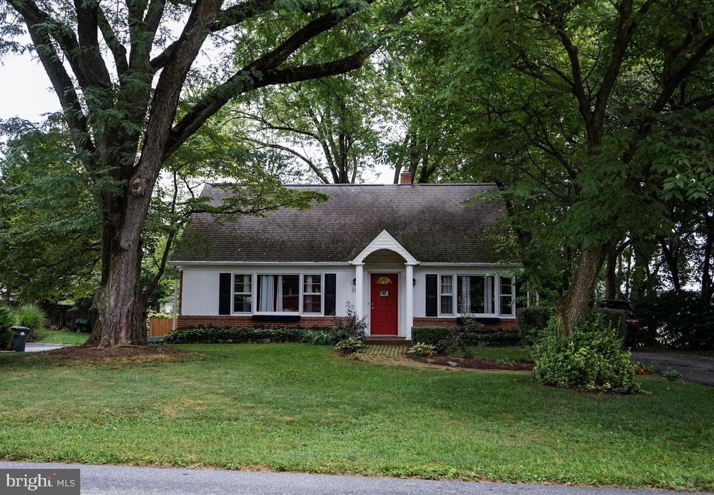 831 Park Hill Drive photo 1