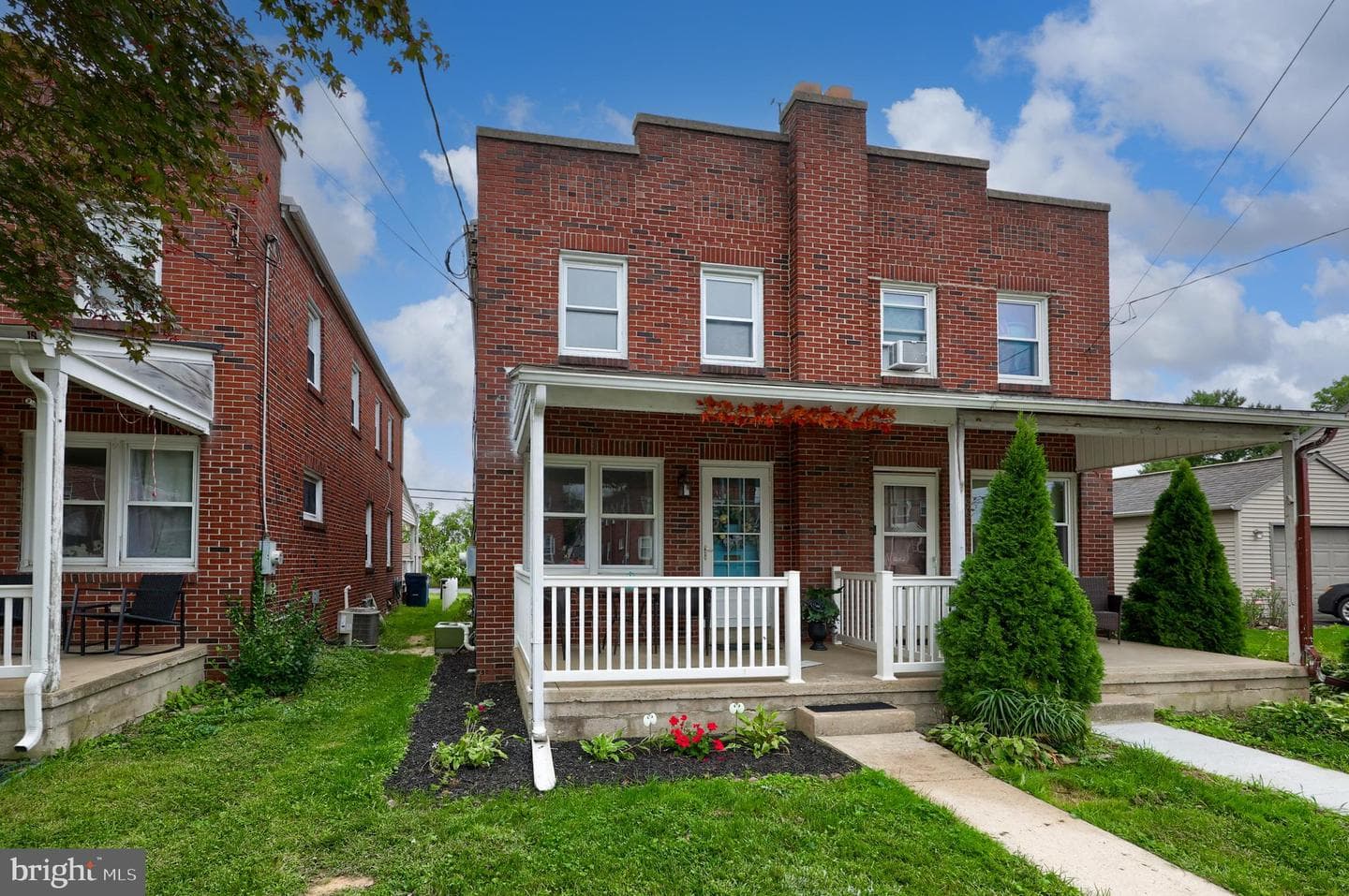 252 Locust Street photo 1