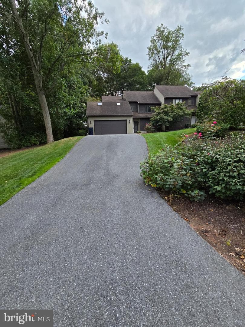 55 Hawk Valley Lane photo 1