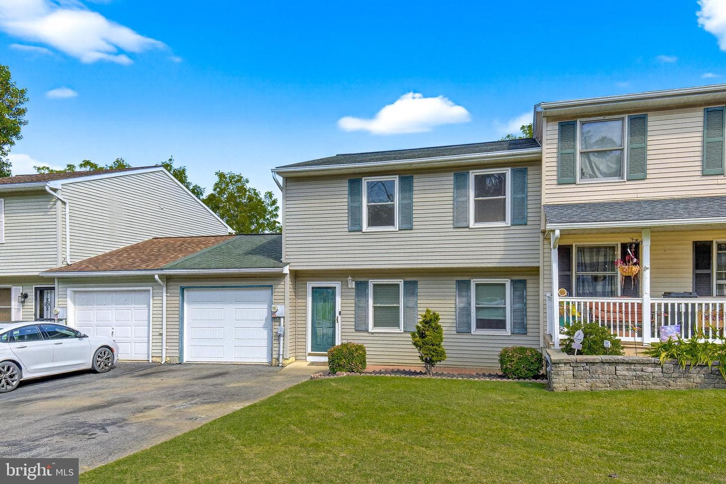25 Sunrise Terrace photo 1