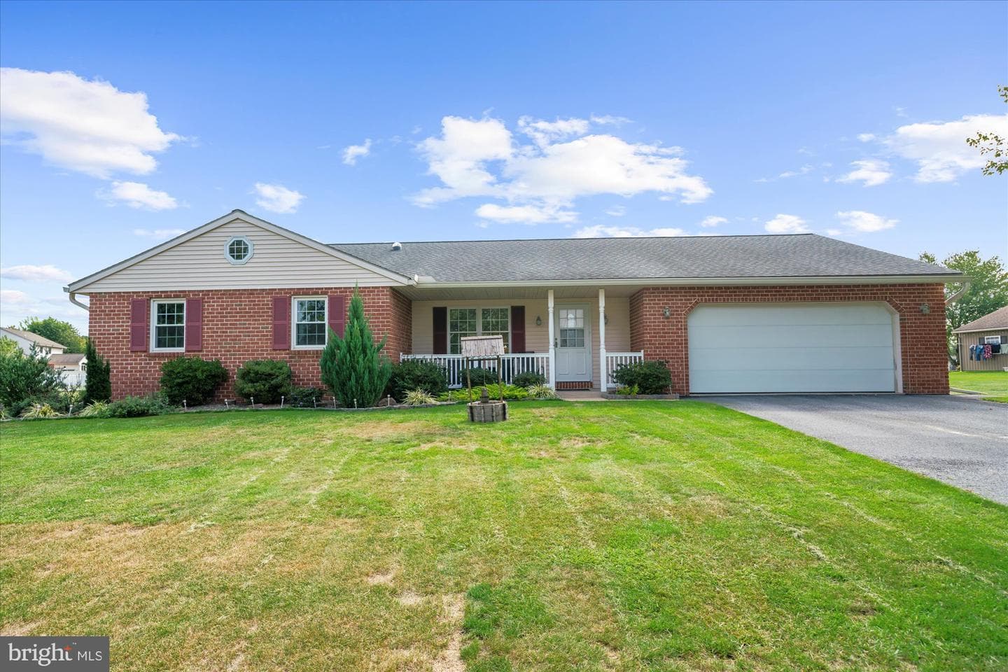 111 Oatfield Drive photo 1