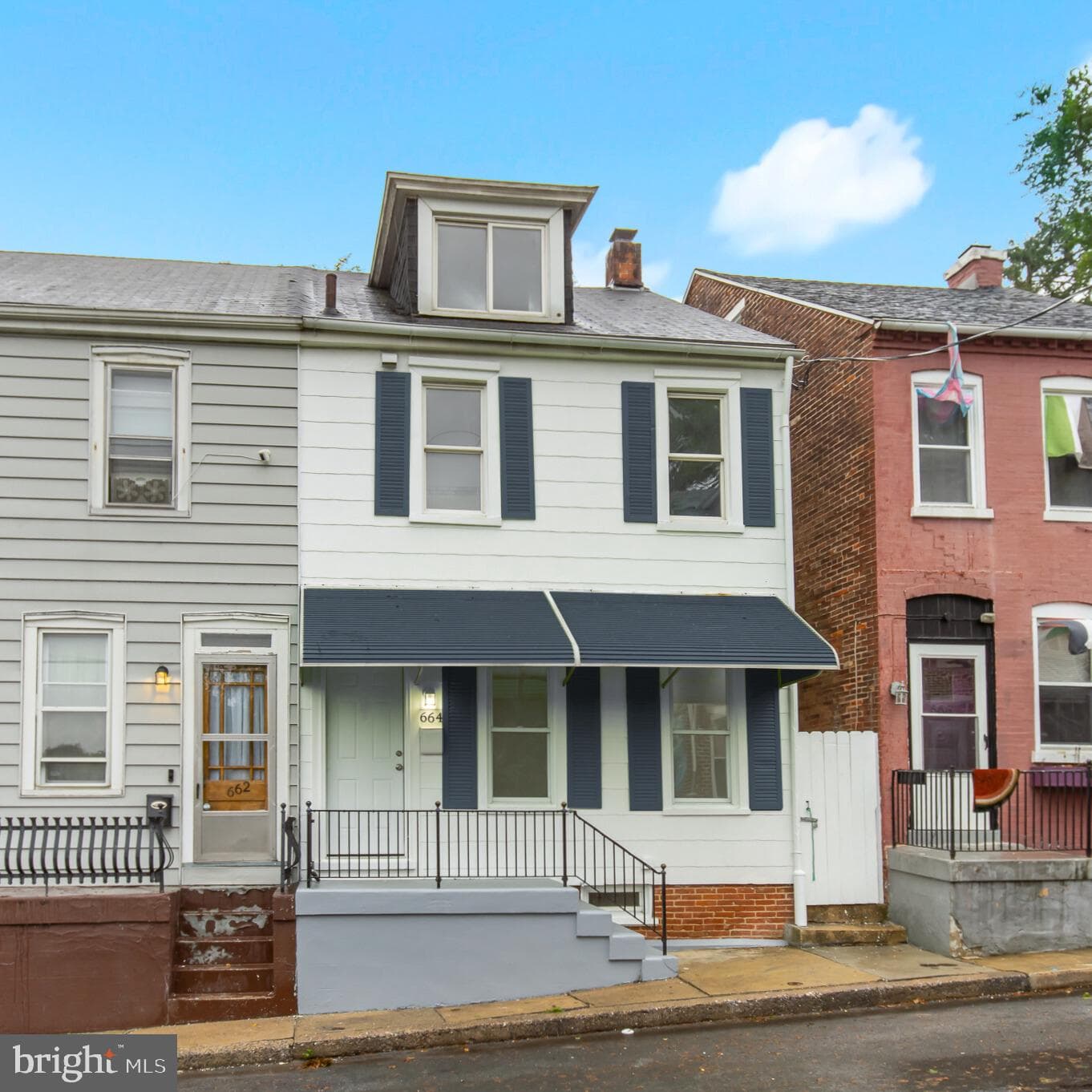 664 Poplar Street photo 1