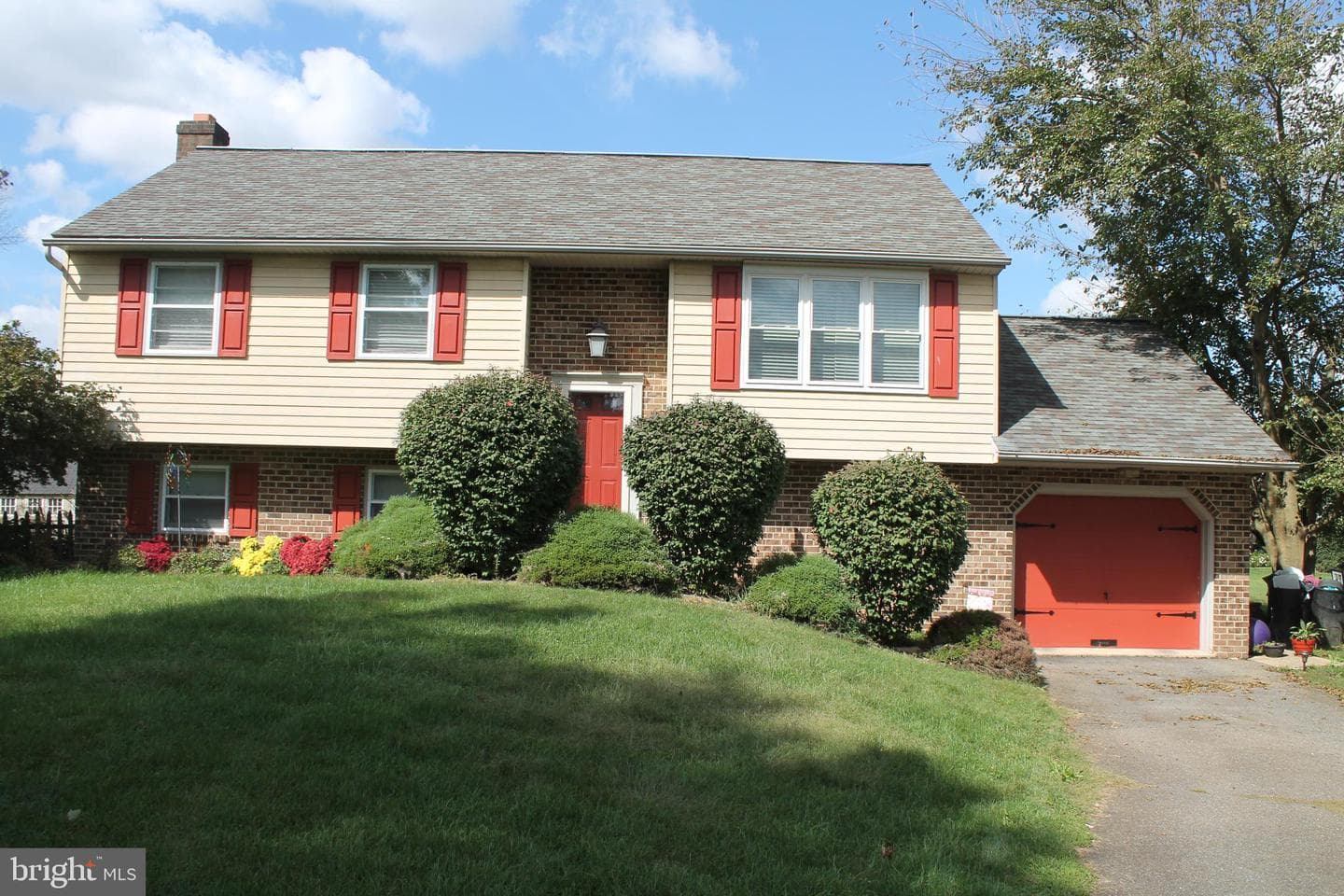 1612 English Brook Drive photo 1
