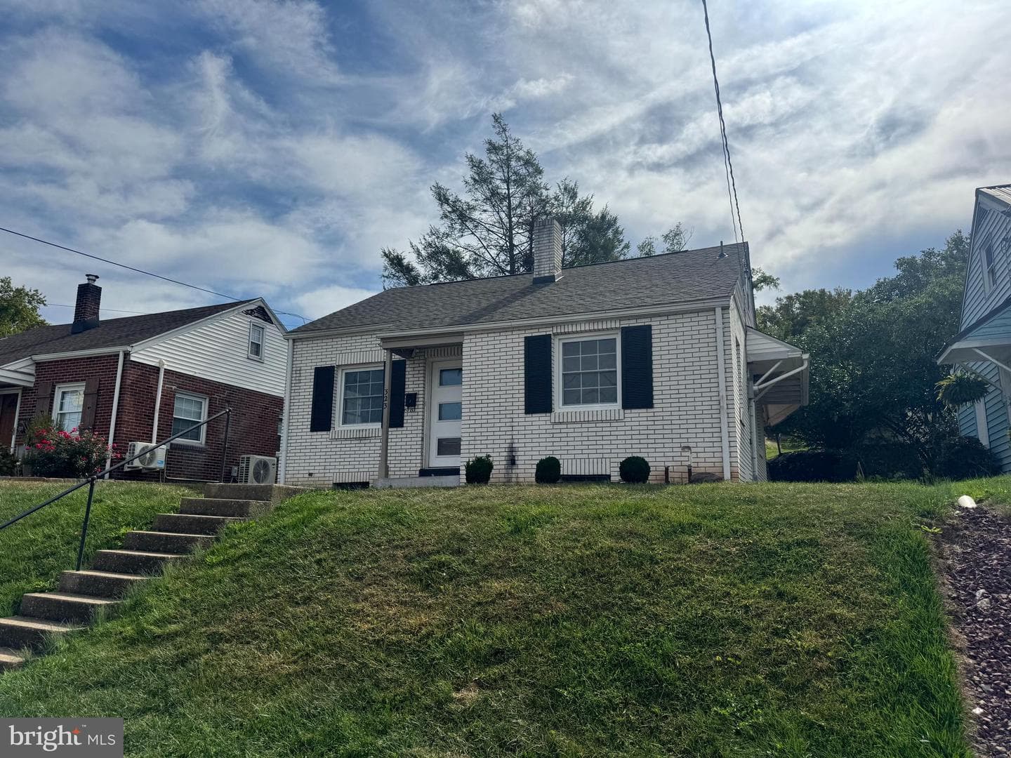 323 Lincoln Avenue photo 1
