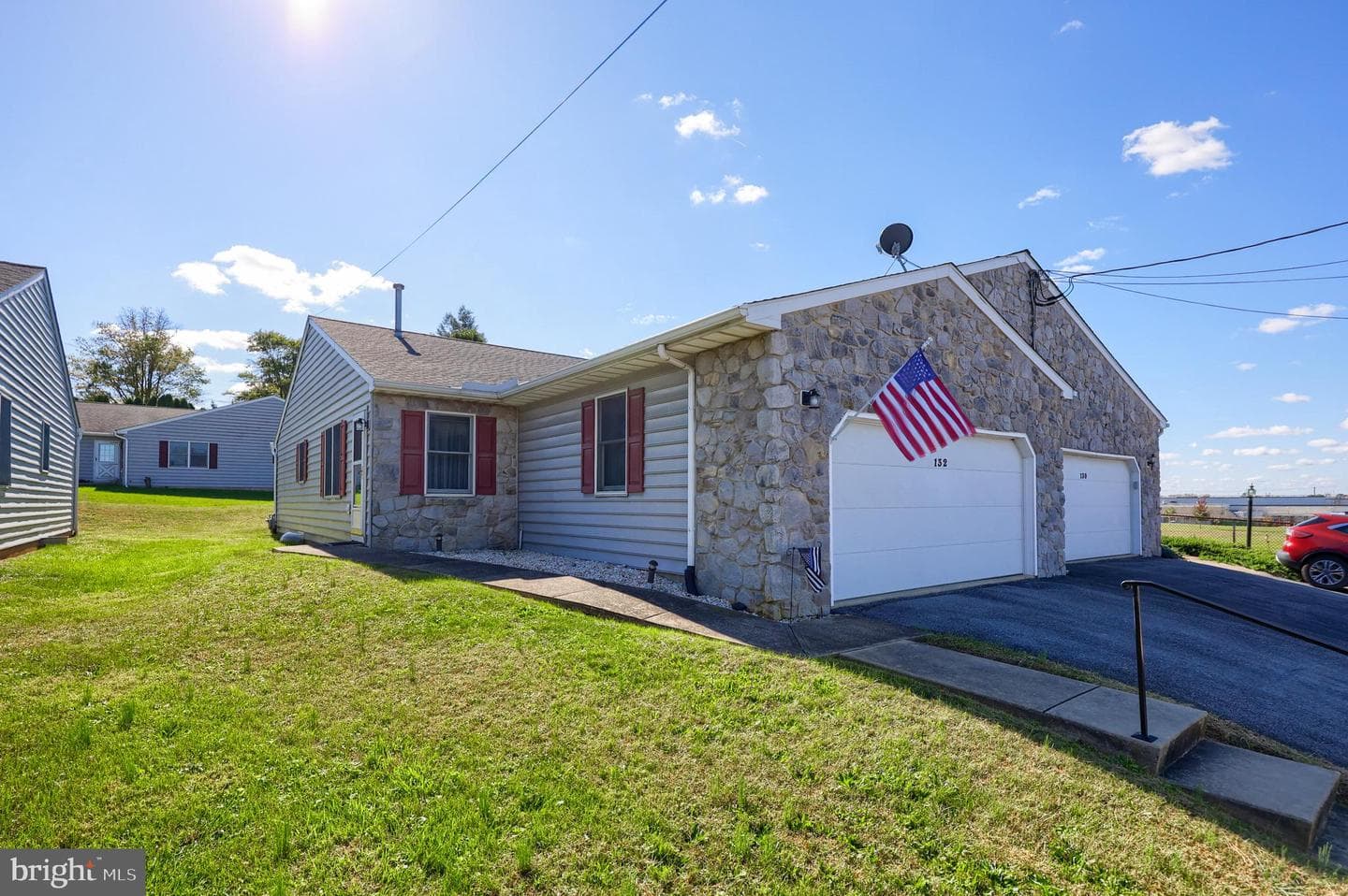 132 E Jackson Street photo 1