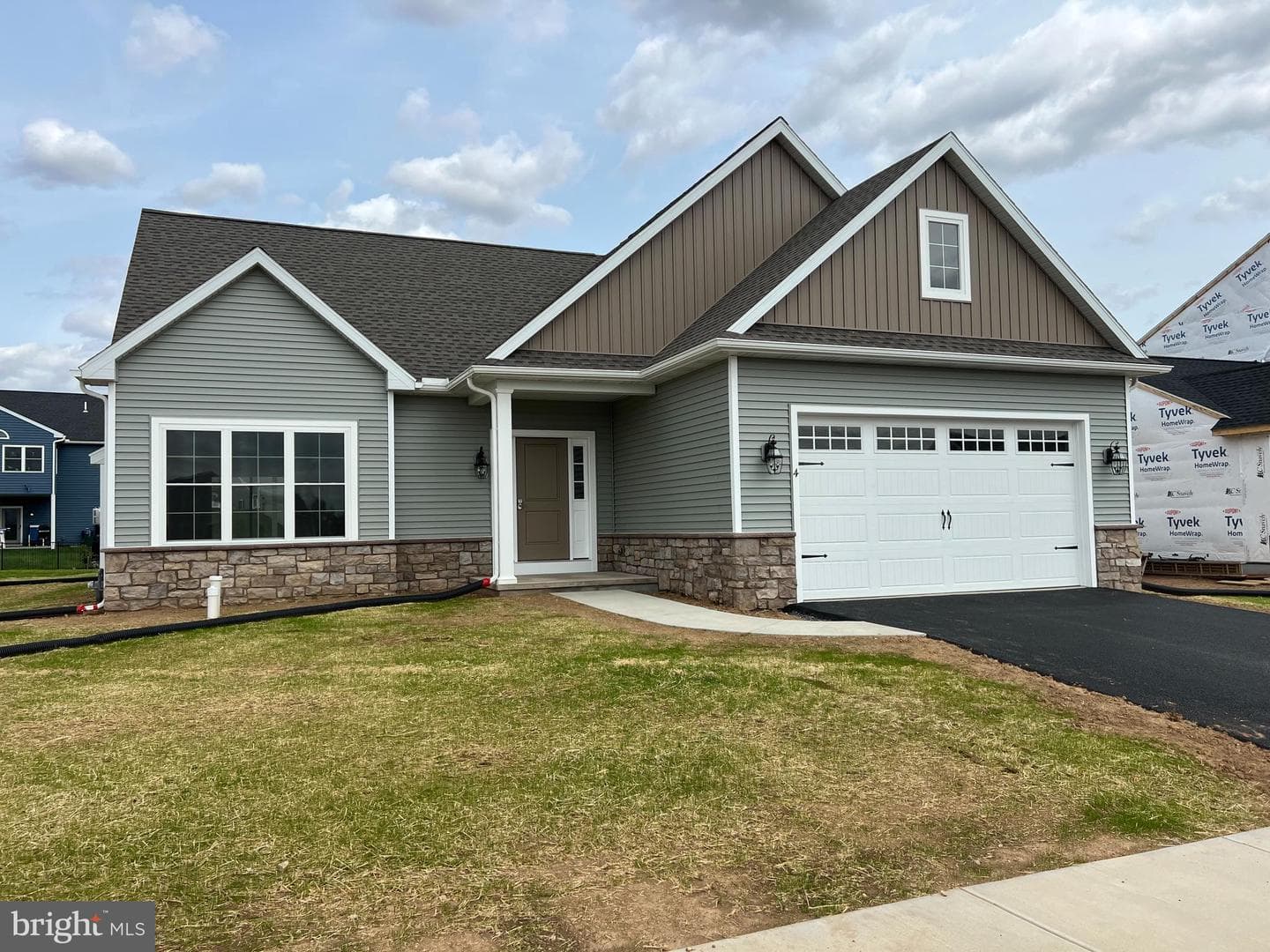 123 N. West View Drive photo 1