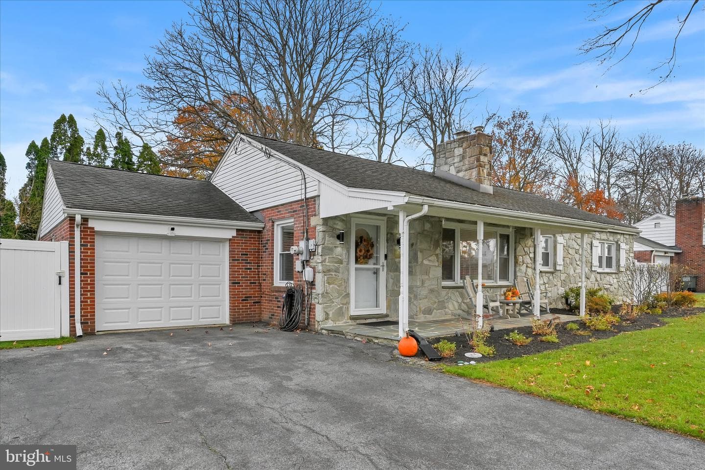 7 Pleasant Drive photo 1