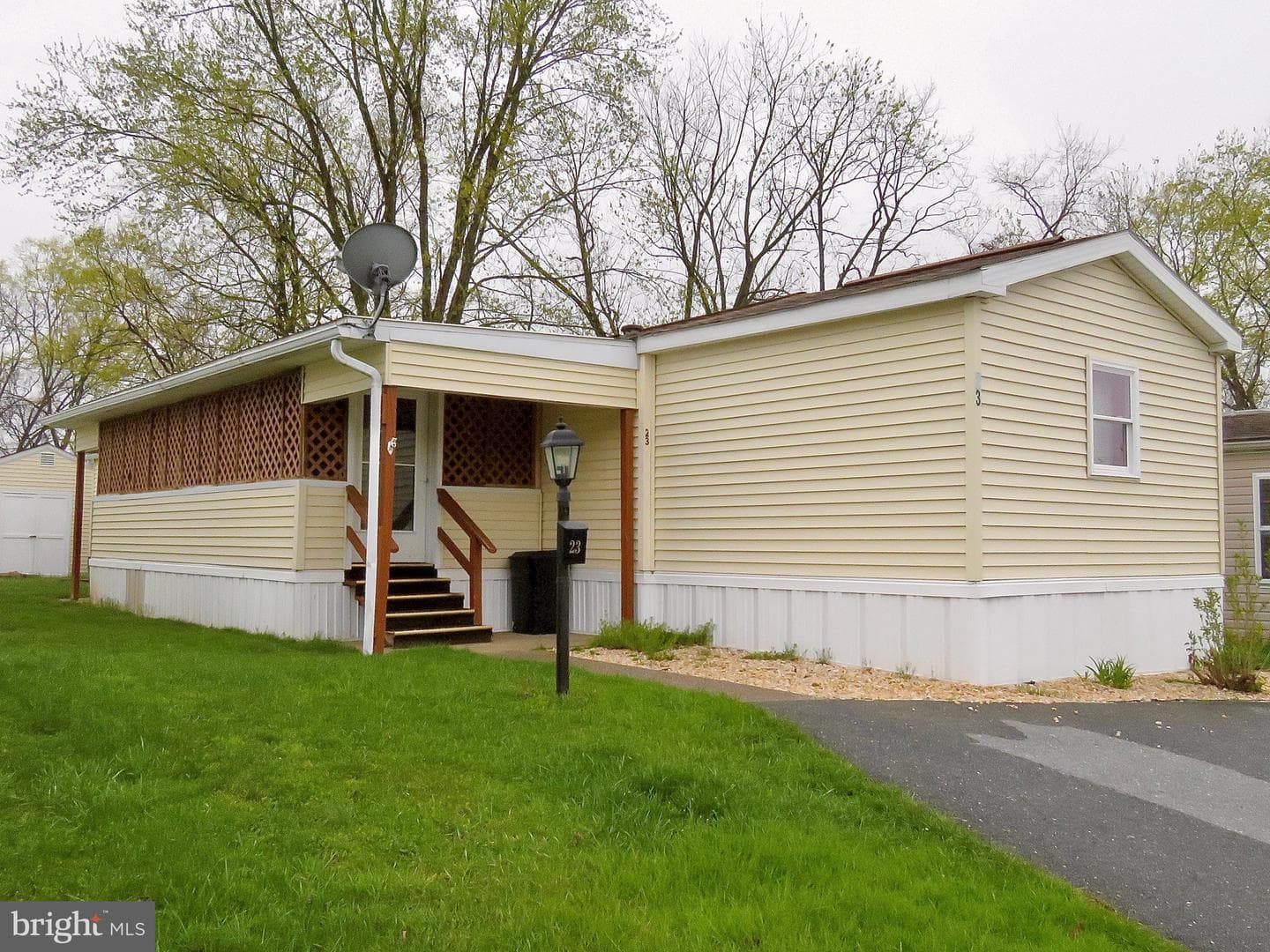 2379 River Road photo 1