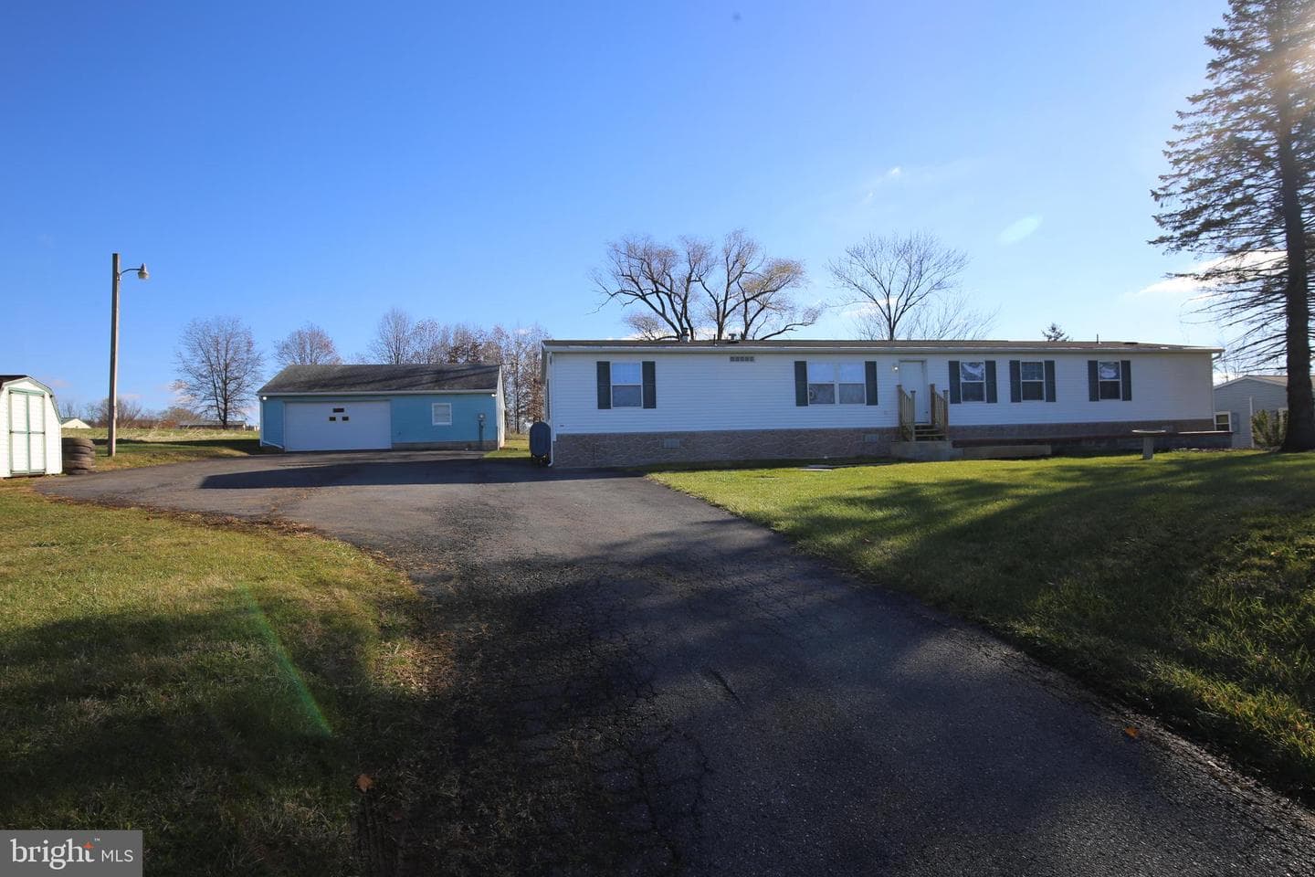 2437 Lebanon Road photo 1
