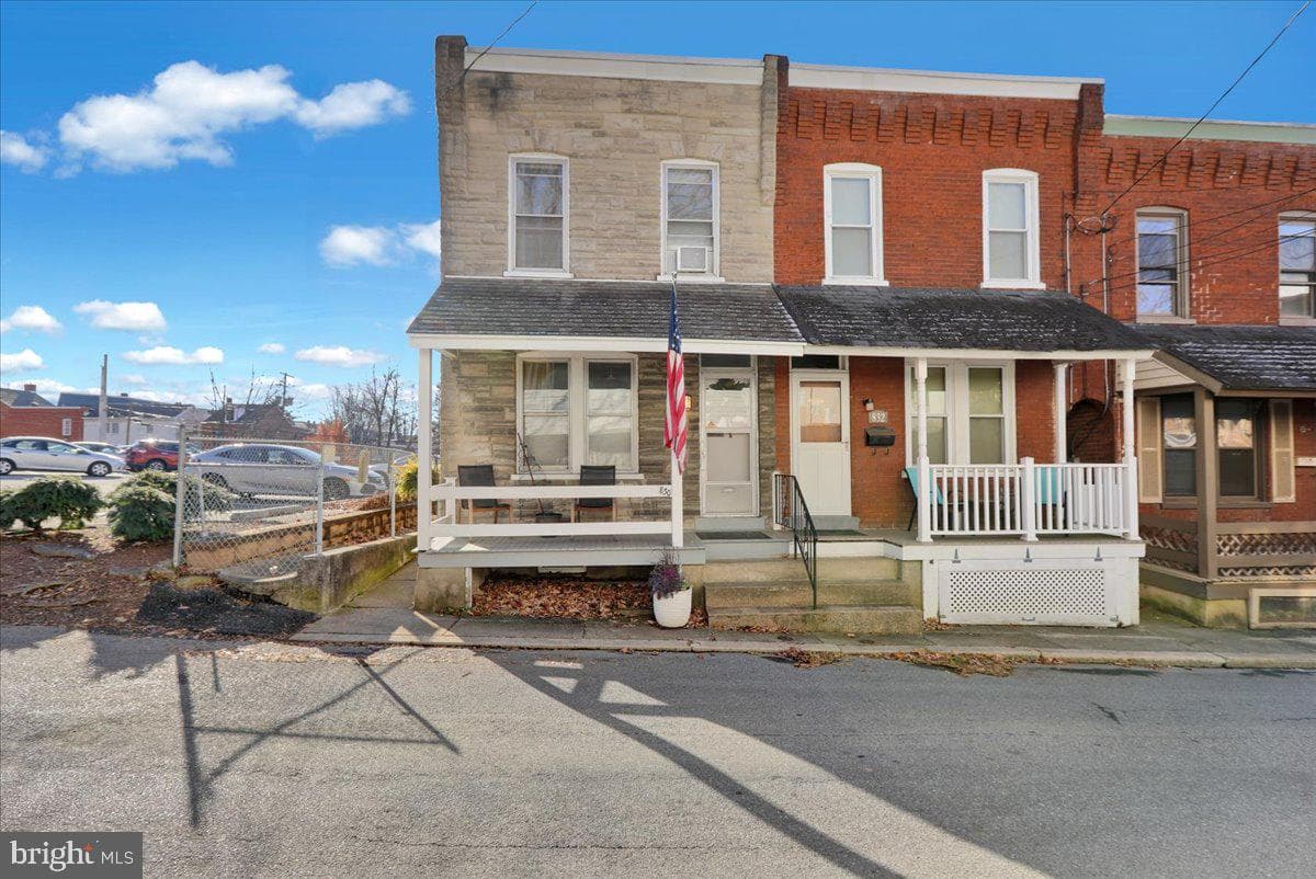 830 Lake Street photo 1