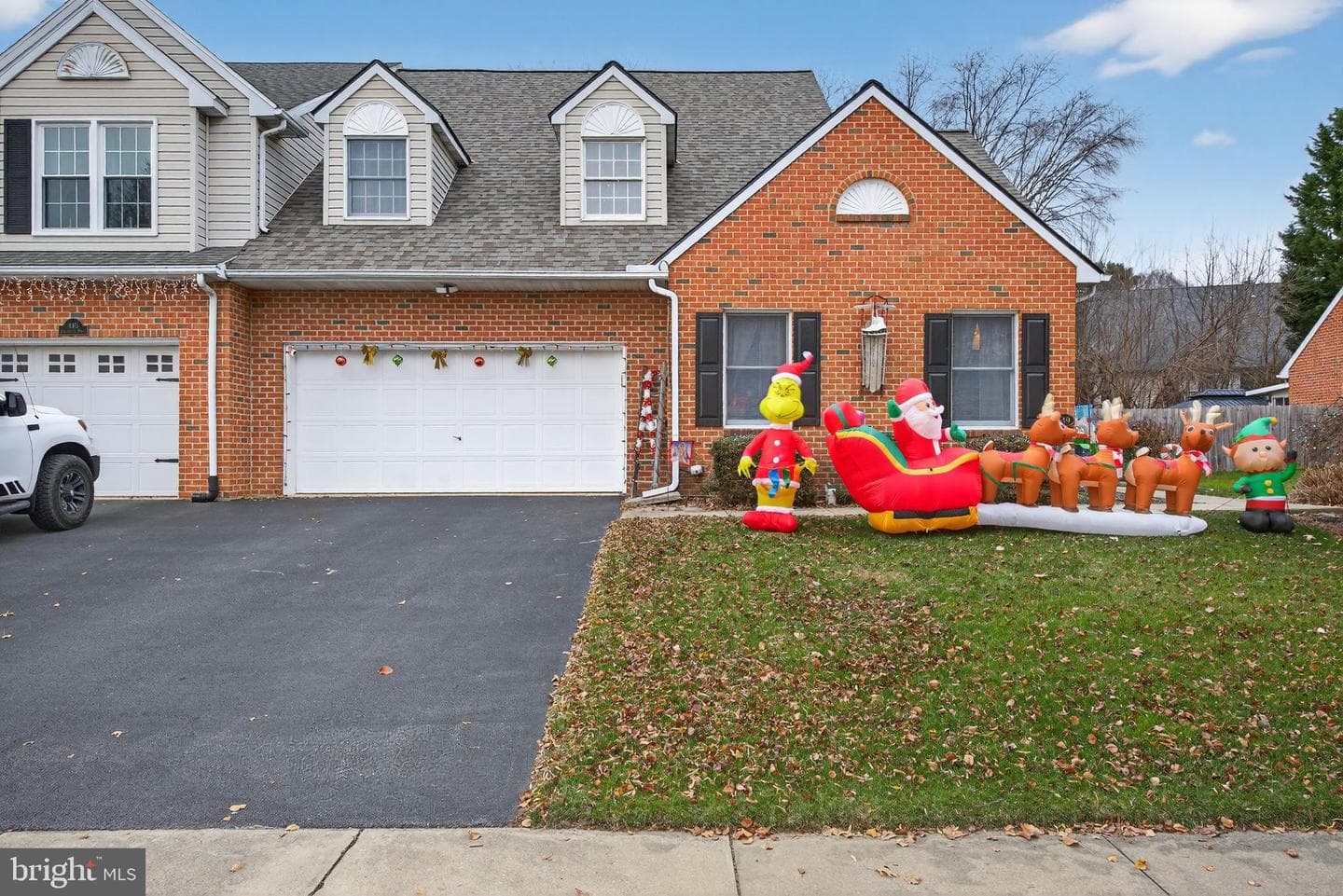 439 Huntington Drive photo 1