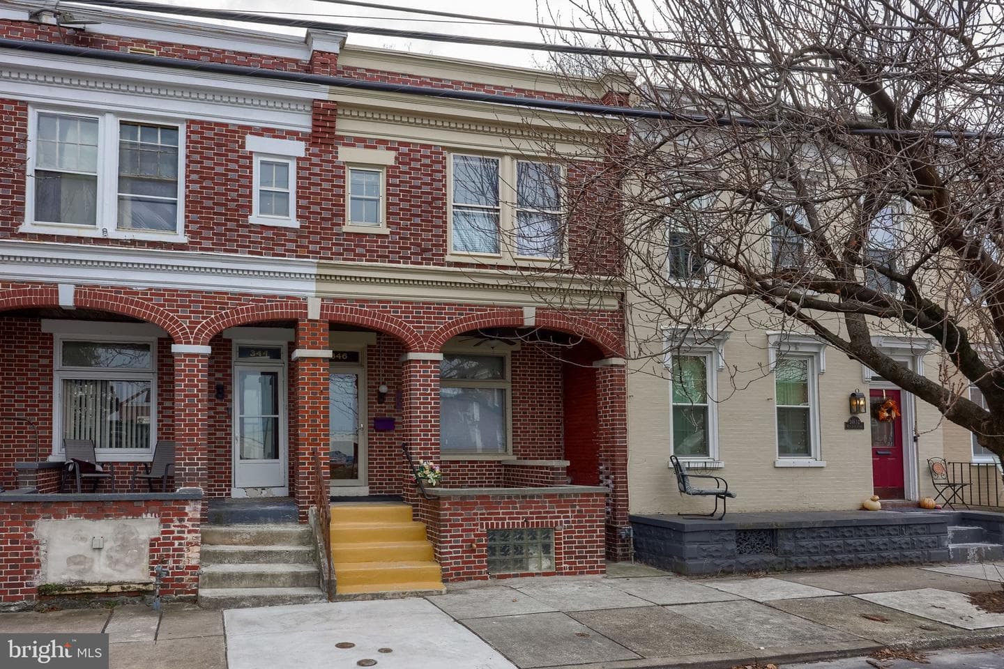 346 W James Street photo 1