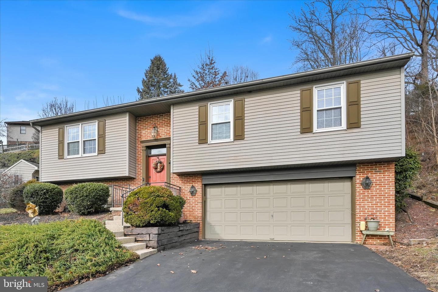 129 Glen Court photo 1