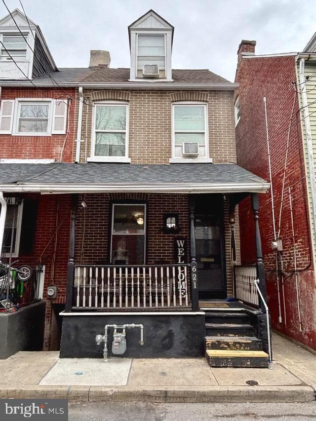 621 Lake Street photo 1