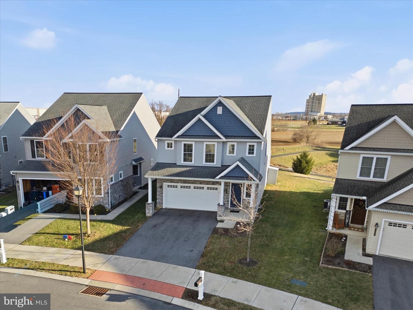 1392 Fieldstone Drive photo 1