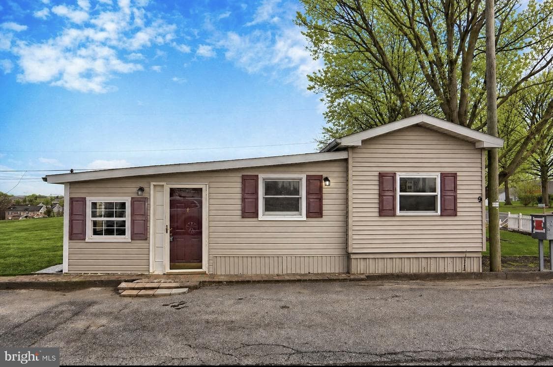 1963 Sheaffer Road, Elizabethtown