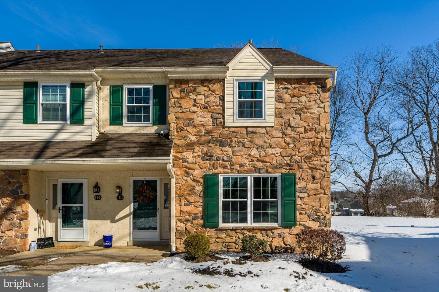 113 Oak Knoll Circle photo 1