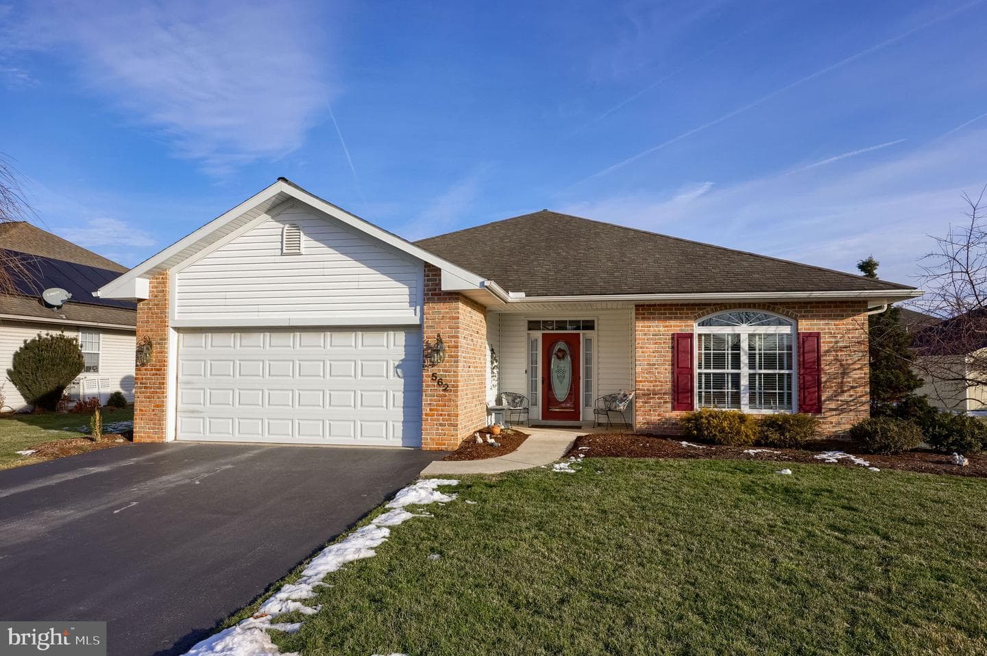 562 Blossom Trail photo 1