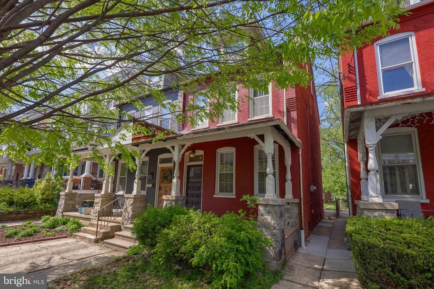 213 E Ross Street photo 1
