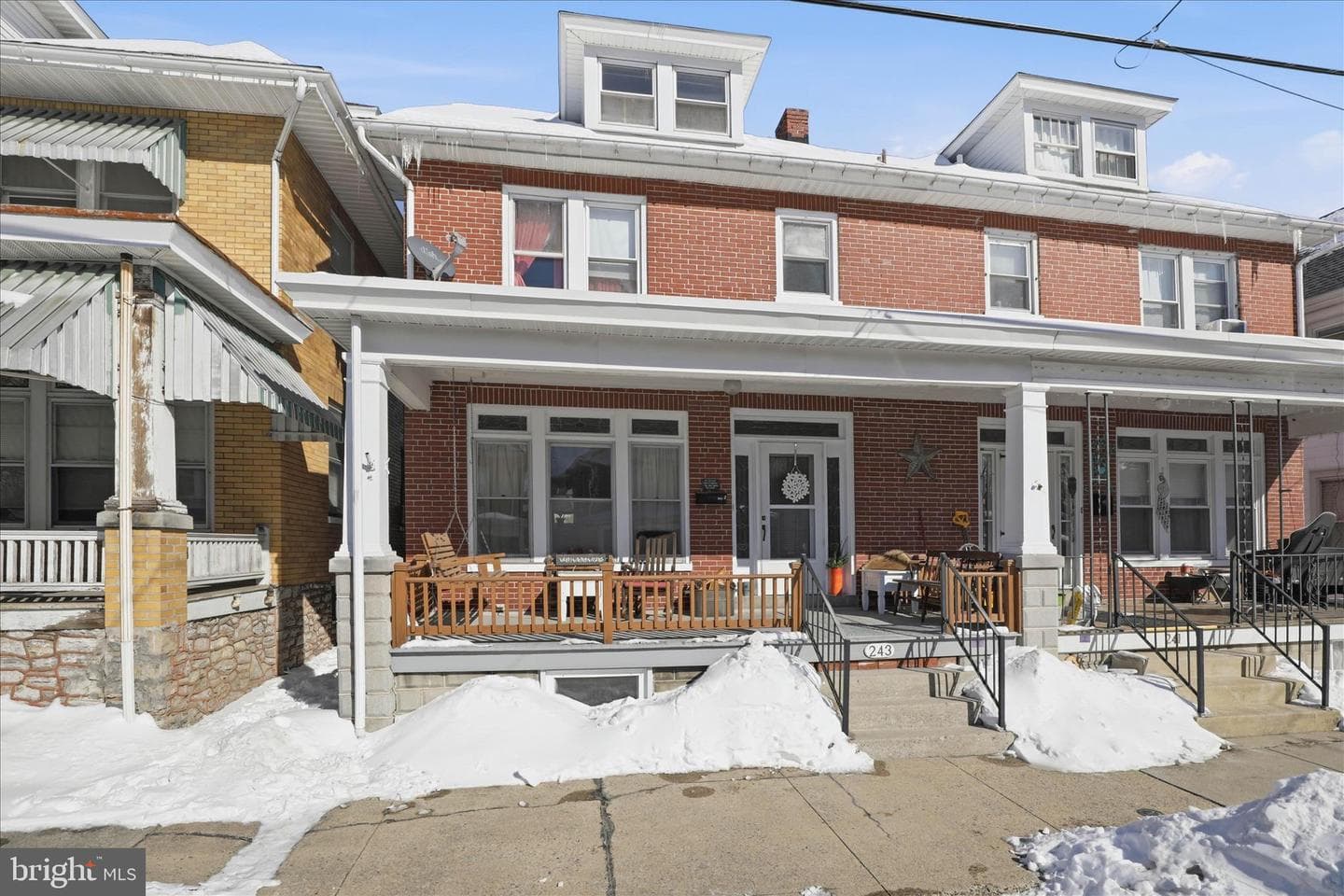 243 W Franklin Street photo 1