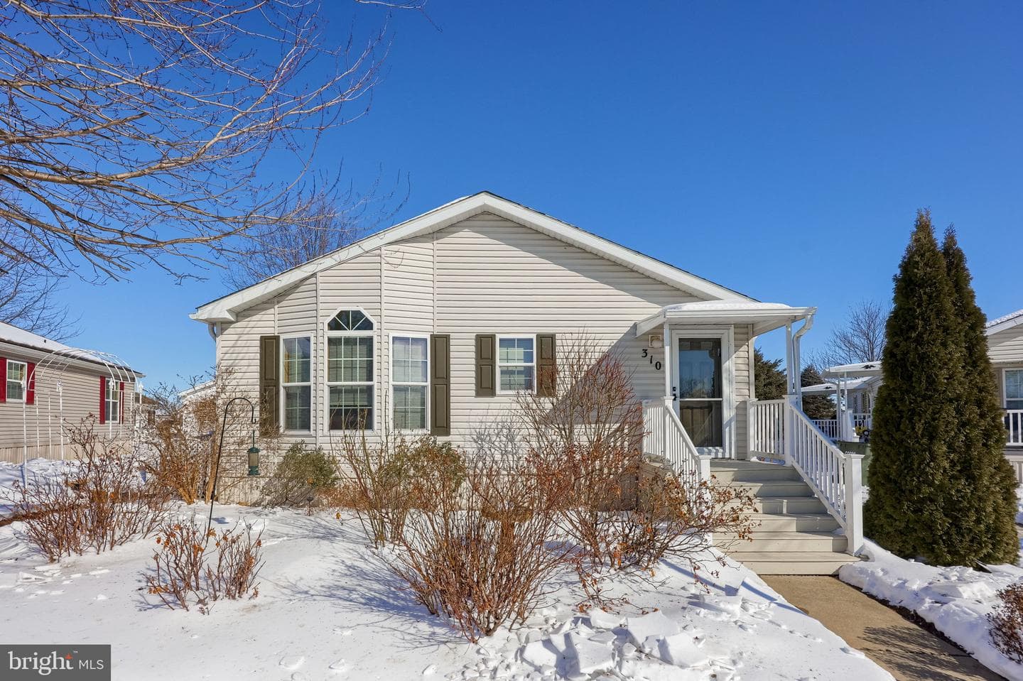 310 Summers Drive photo 1