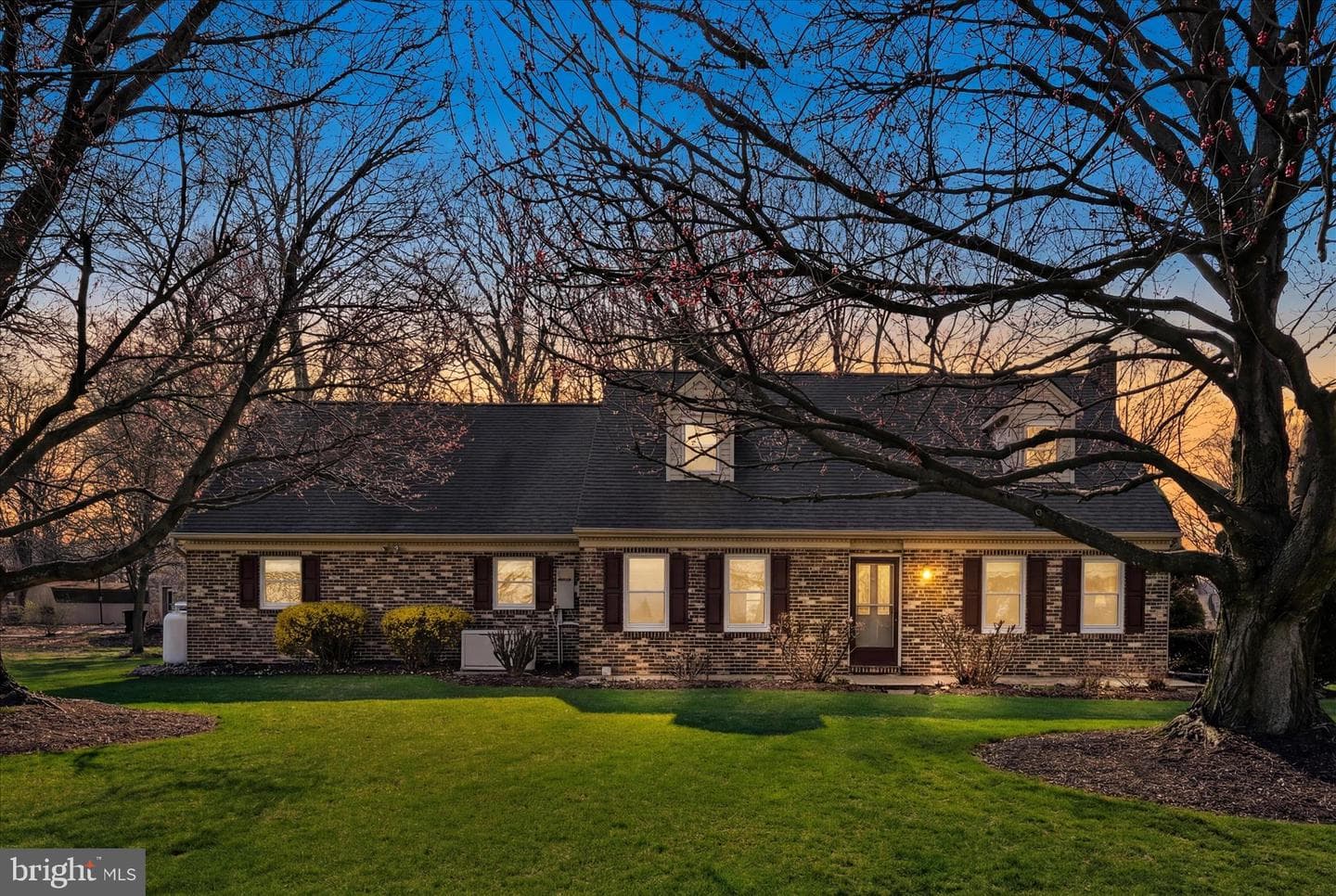 525 Hackman Road photo 1