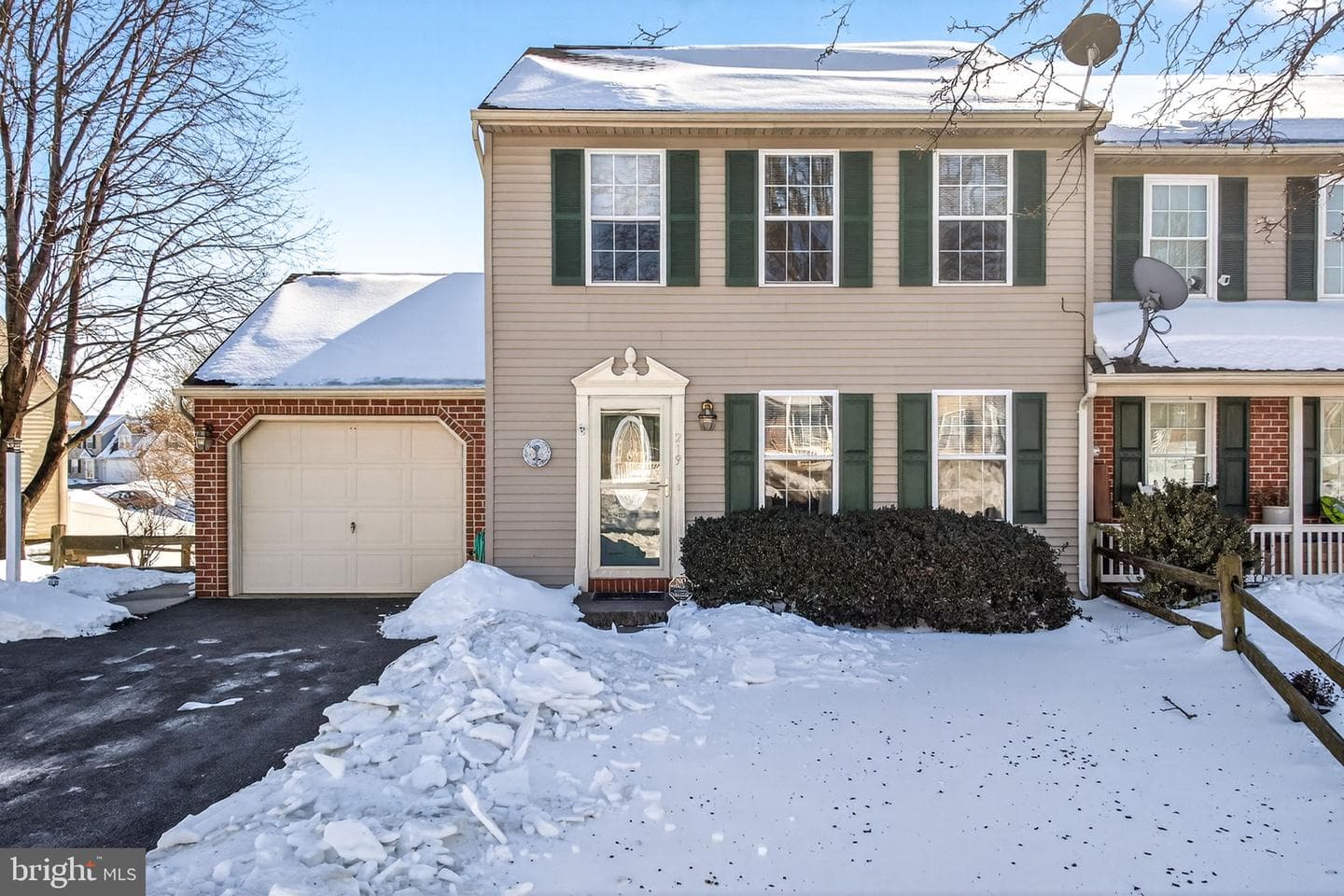 219 Chelmsford Drive photo 1
