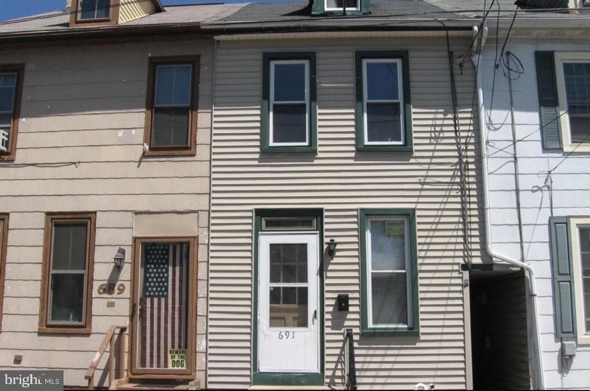 691 Cherry Street photo 1
