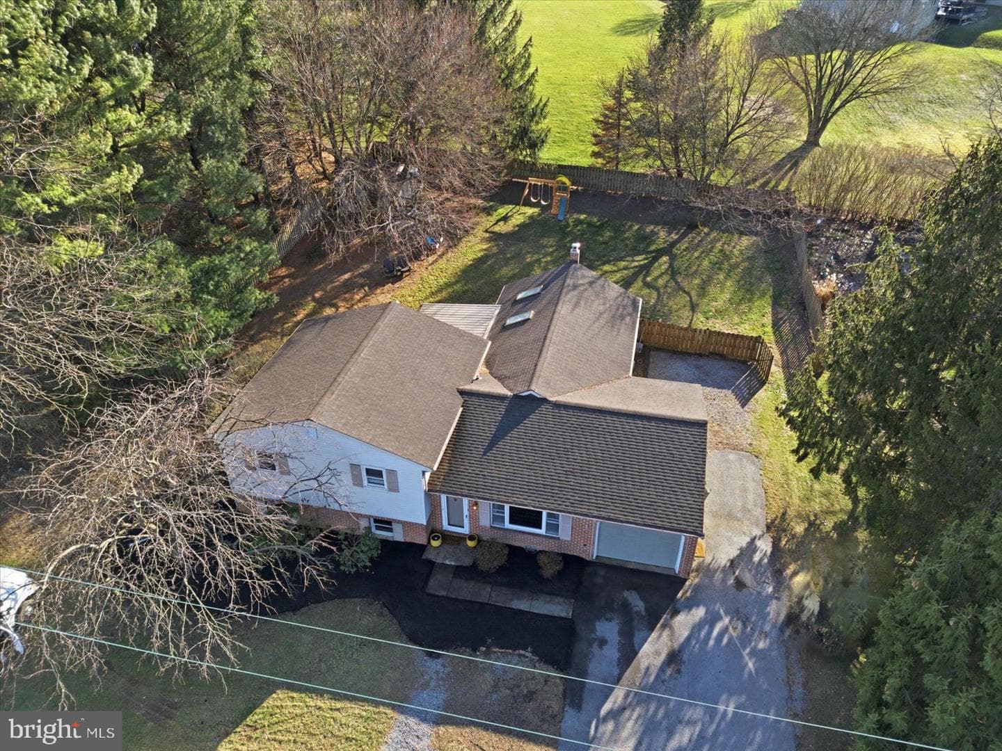1424 E Newport Road photo 1