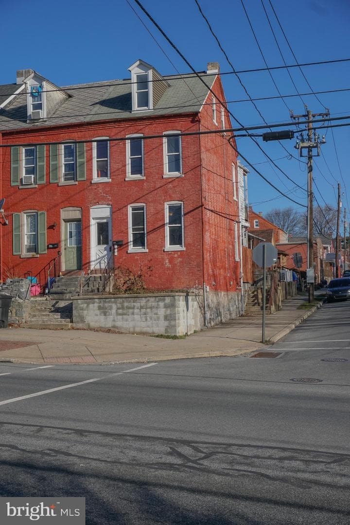 855 Lancaster Avenue