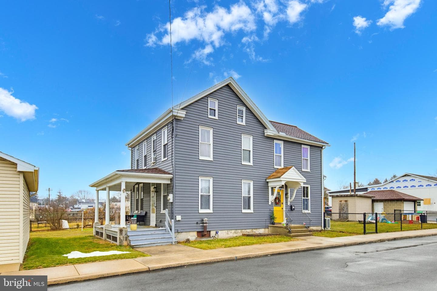 114 N Market Avenue photo 1