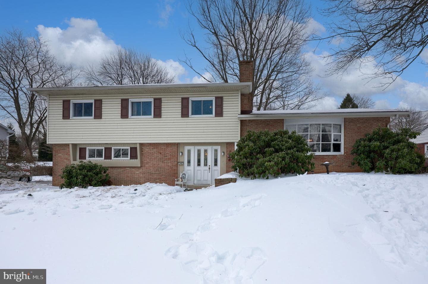 340 Primrose Avenue photo 1
