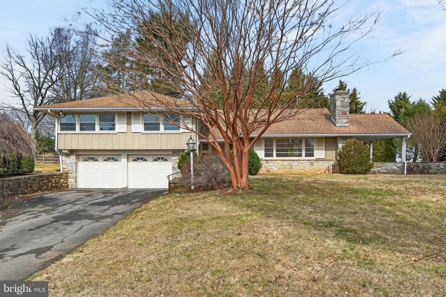 325 Murry Hill Drive photo 1